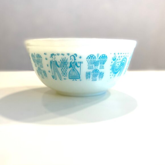 Vintage Pyrex Amish Butterprint Set, including #403, #402 and #401